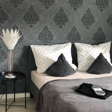 Body Kult Loft - Modernes Appartement Mit 2 Separaten Schlafzimmern 茨维考 外观 照片